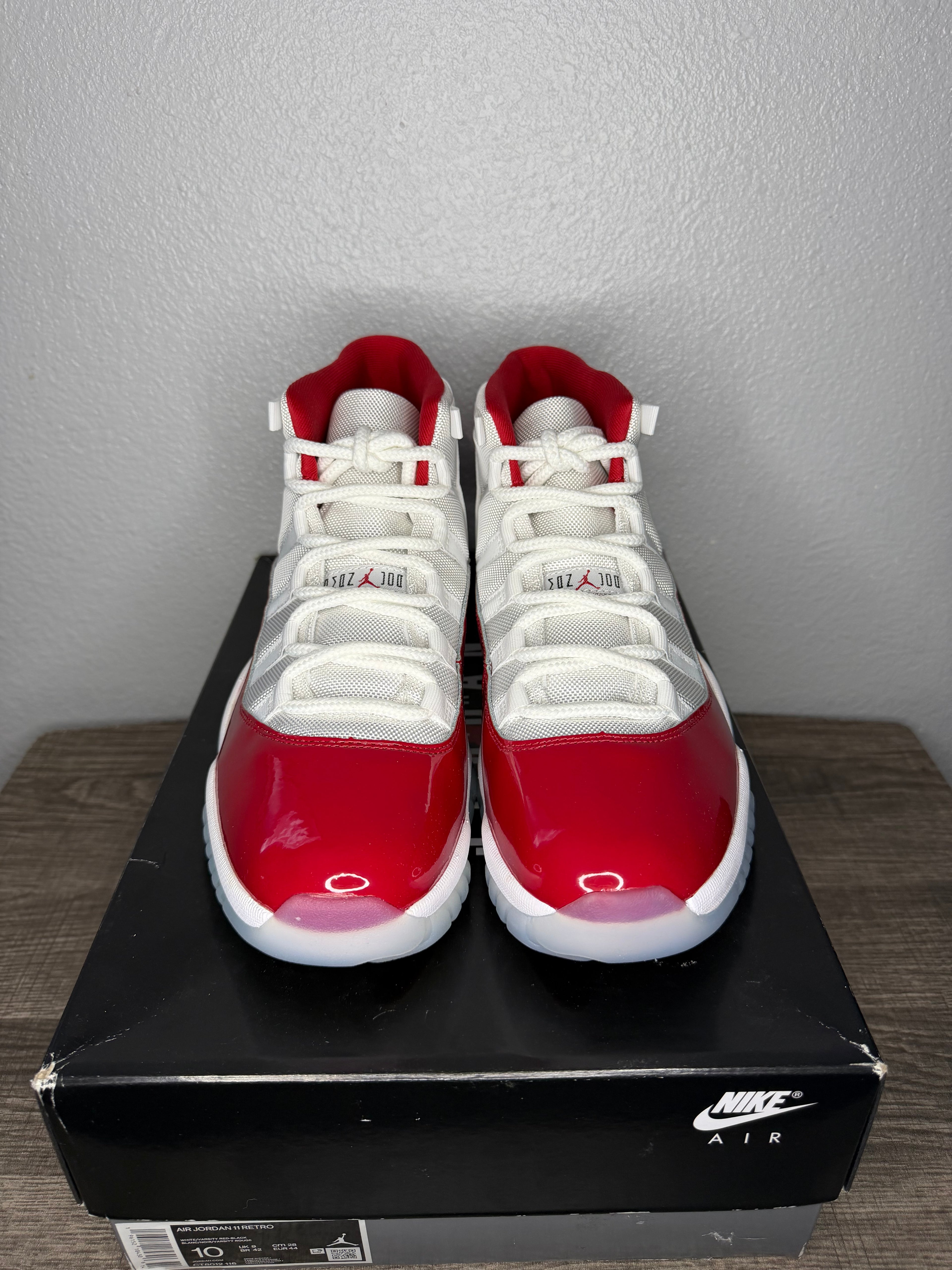 Air Jordan 11 Cherry