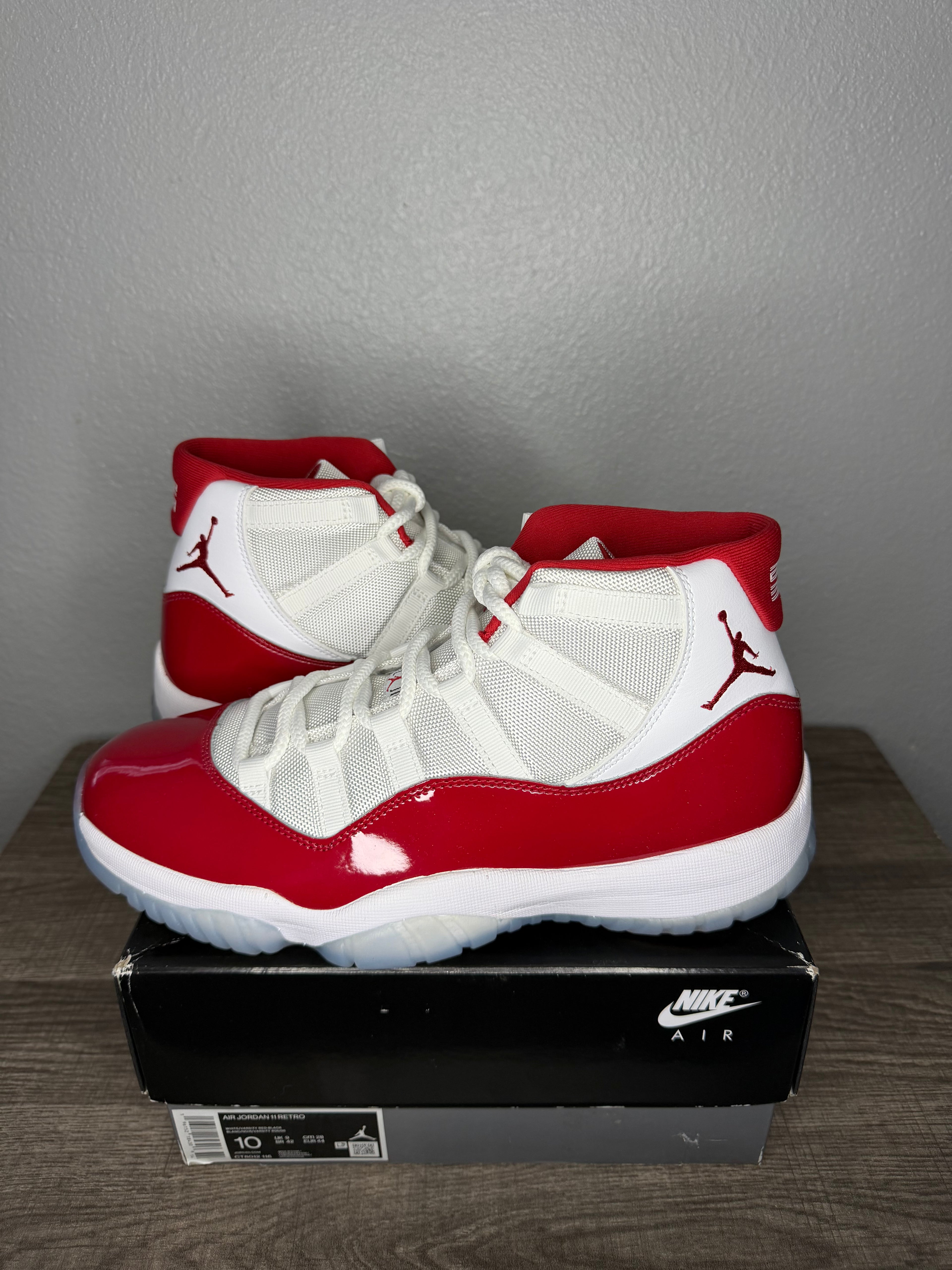 Air Jordan 11 Cherry