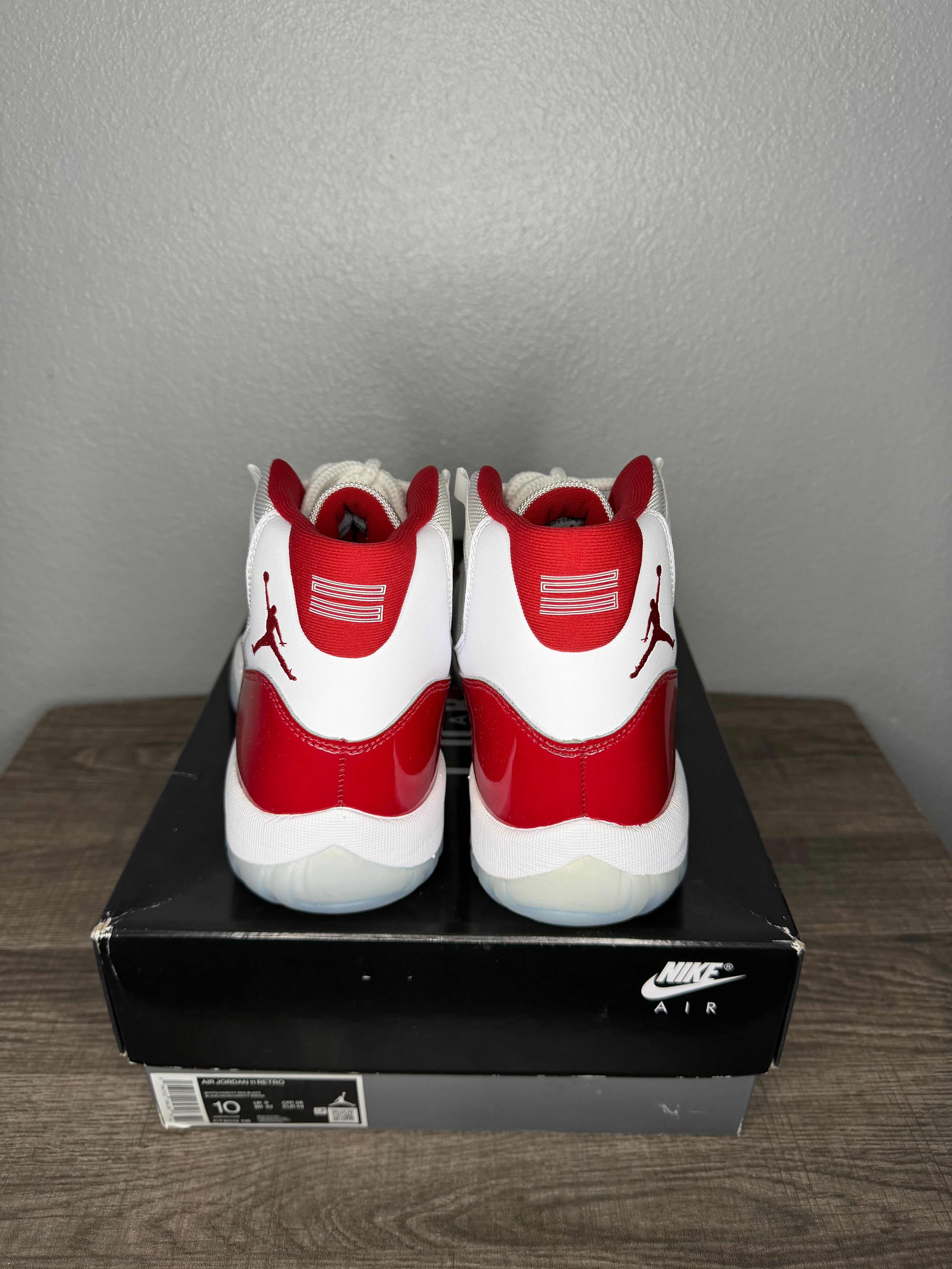 Air Jordan 11 Cherry