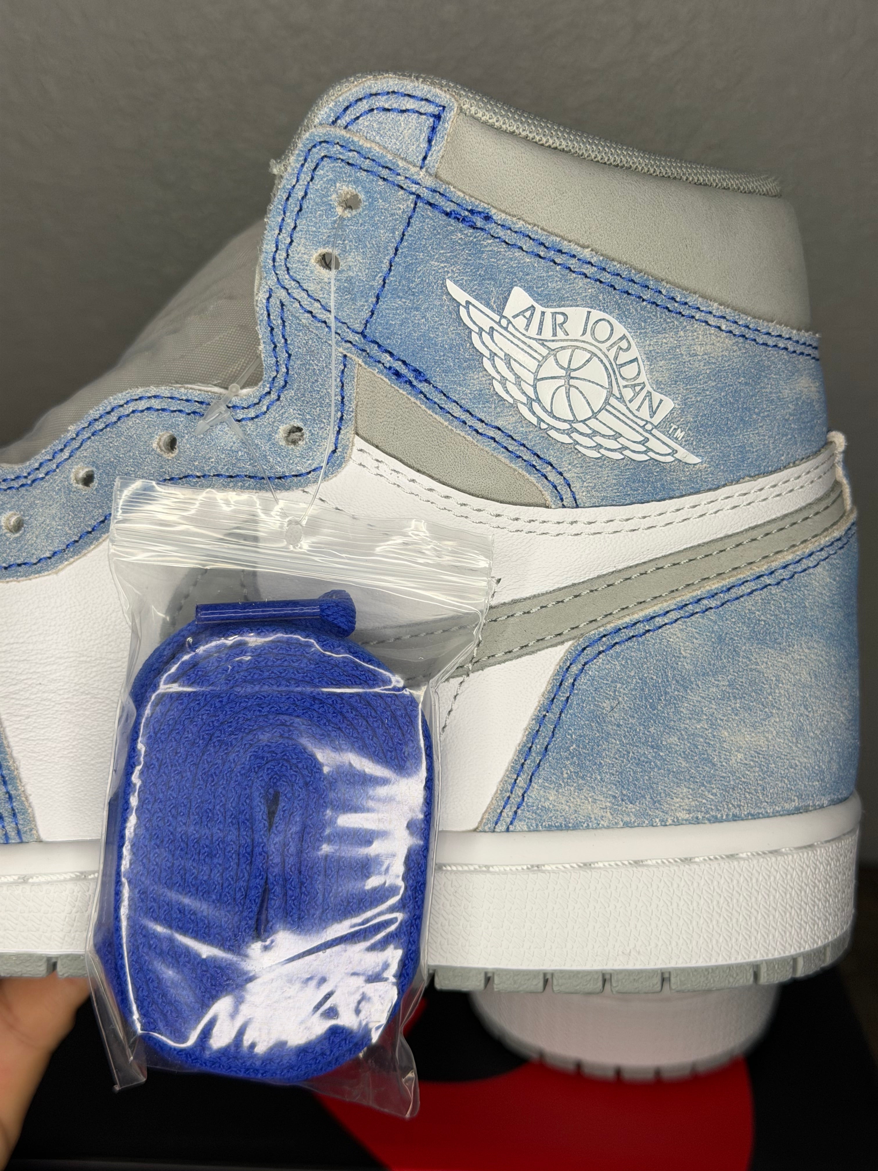 Air Jordan 1 “Hyper Royal”