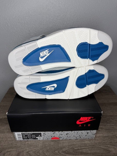 Air Jordan 4 "Military Blue"
